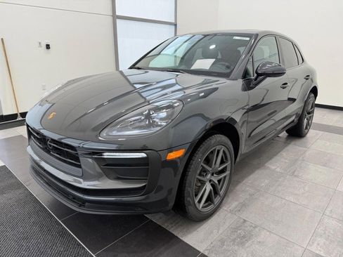 New 2025 Porsche Macan image 1