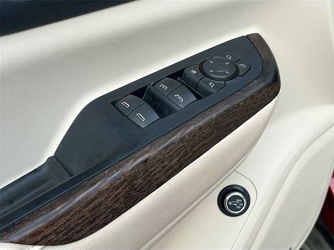 Used 2022 GMC Acadia Denali w/ Denali Ultimate Package image 18