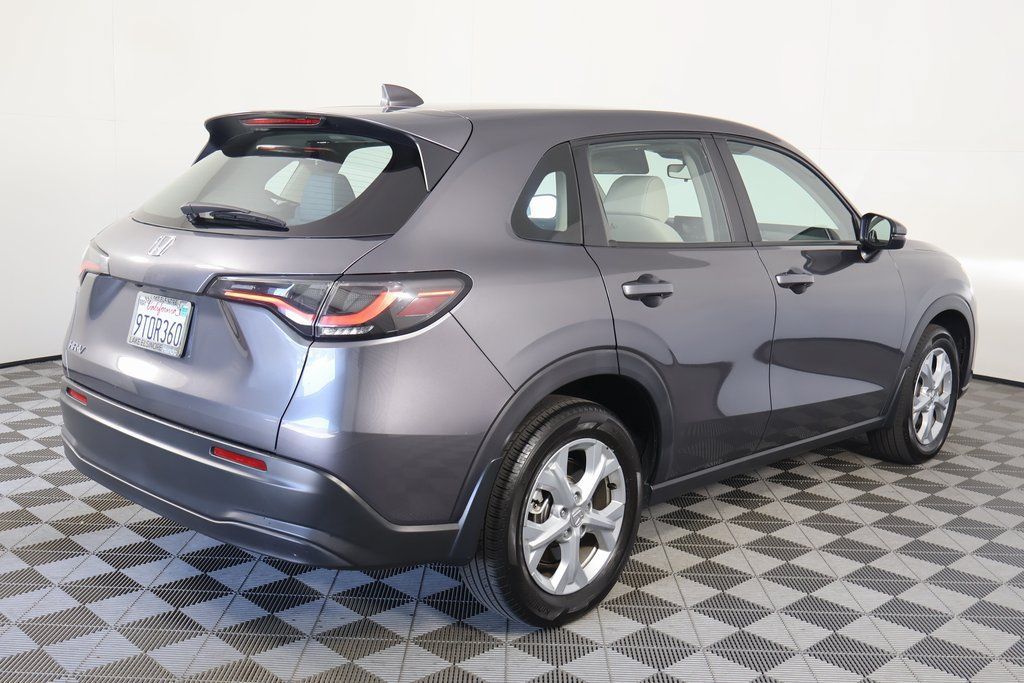 Used 2025 Honda HR-V LX image 3