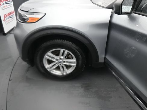 Used 2024 Ford Explorer XLT w/ Equipment Group 202A AWD/4WD image 12