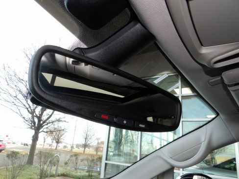 Used 2018 Chrysler Pacifica Limited w/ Tire & Wheel Group image 45