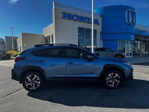 Used 2024 Subaru Crosstrek 2.0i Premium AWD/4WD image 4