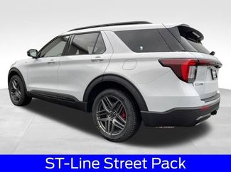 New 2026 Ford Explorer ST-Line AWD/4WD video 3