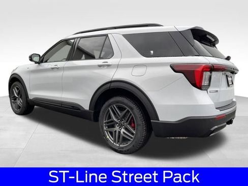 New 2026 Ford Explorer ST-Line AWD/4WD image 3