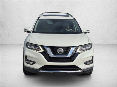 Used 2019 Nissan Rogue SL w/ Premium Package FWD image 2