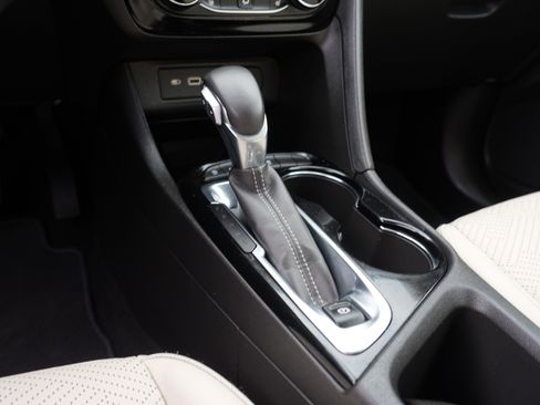 Used 2021 Buick Encore GX Essence AWD/4WD image 25