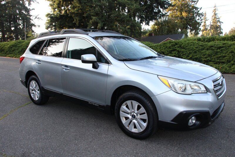 Used 2016 Subaru Outback 2.5i Premium AWD/4WD image 2