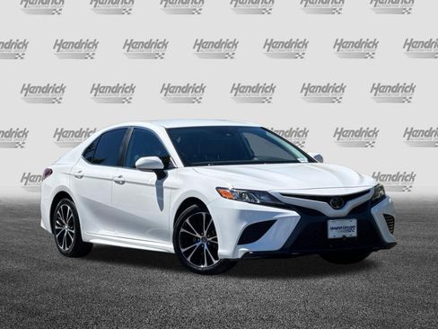 Used 2019 Toyota Camry SE FWD image 2