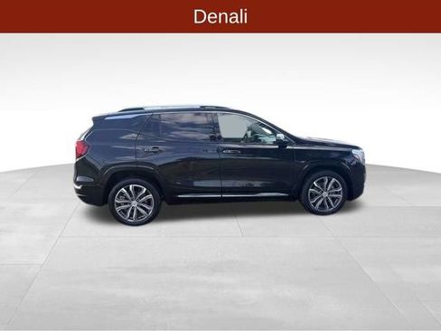Used 2020 GMC Terrain Denali w/ Denali Premium Package FWD image 8