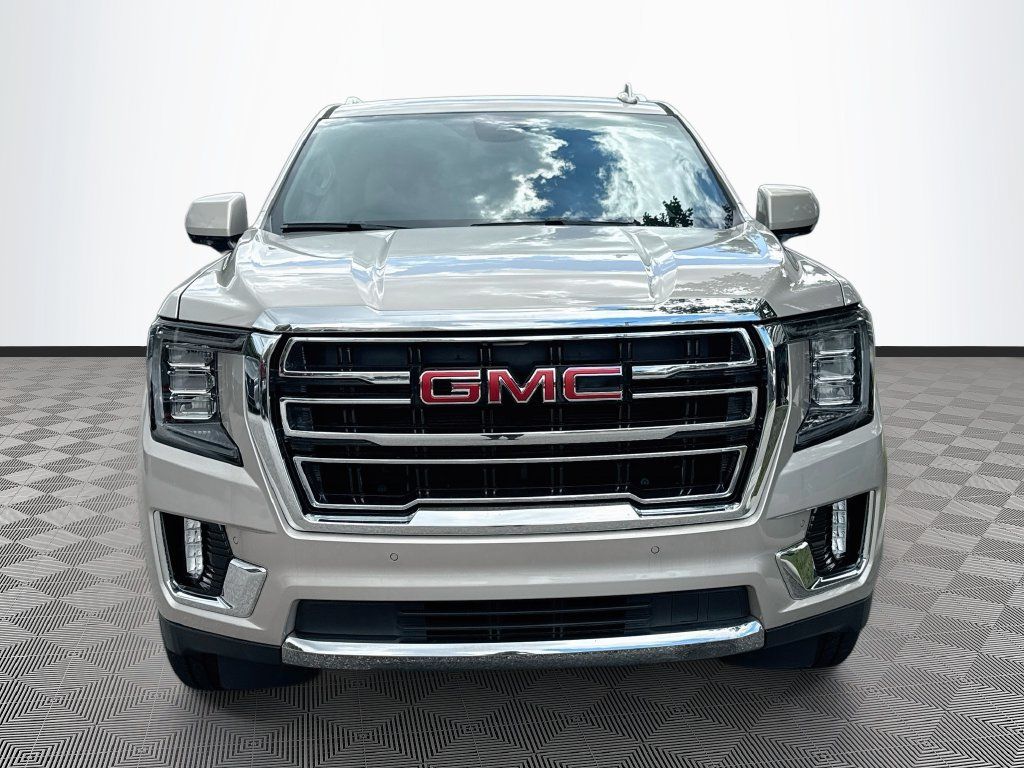 Used 2023 GMC Yukon SLT RWD image 2