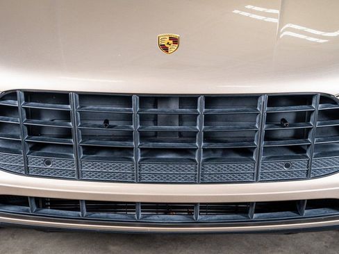 Used 2016 Porsche Macan S image 18