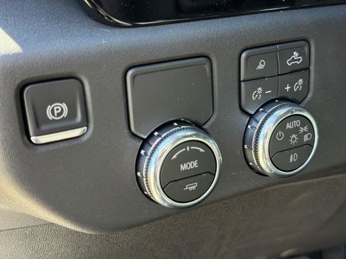 New 2026 GMC Sierra 1500 SLT image 21