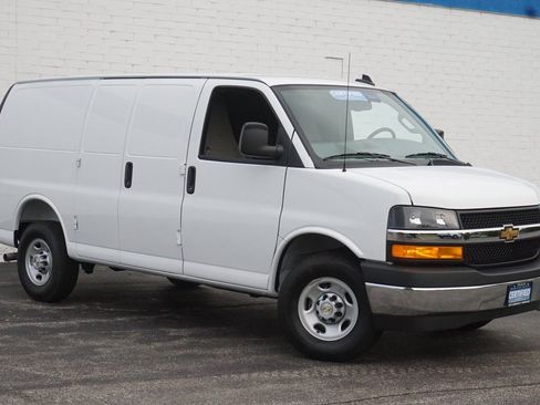 Certified 2025 Chevrolet Express 3500 w/ Driver Convenience Package image 3