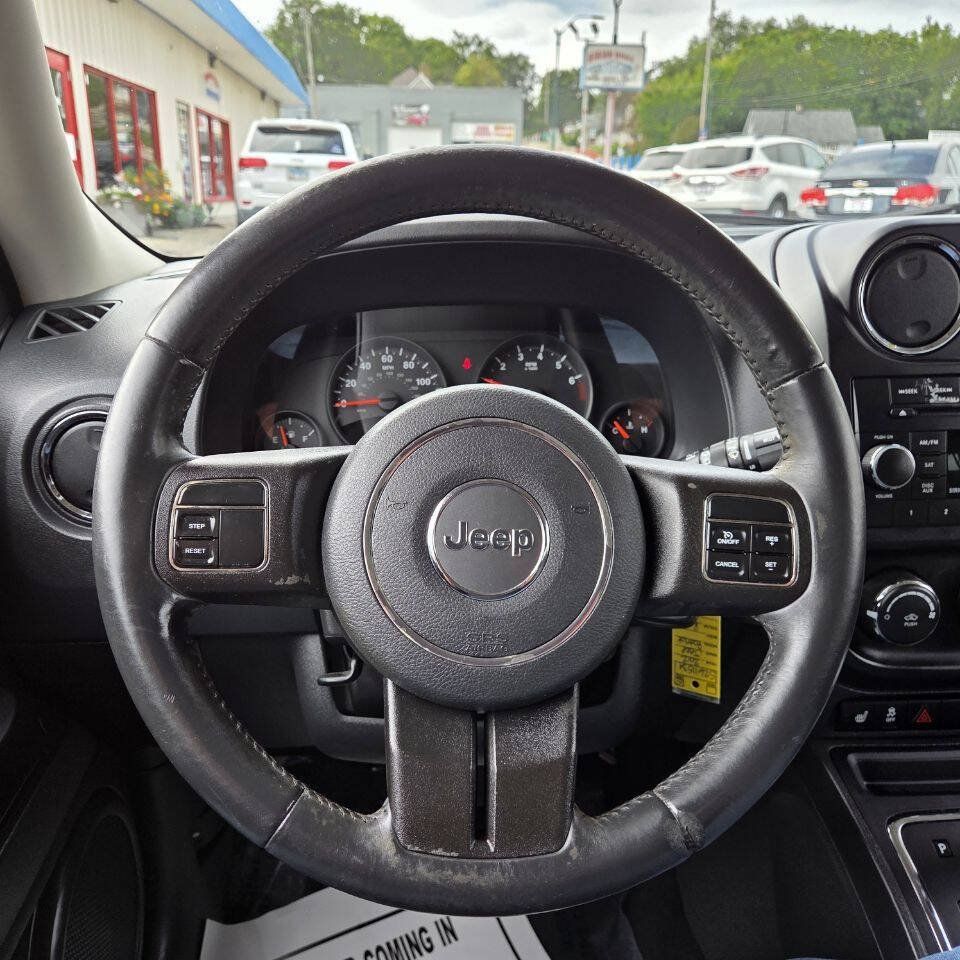 Used 2012 Jeep Patriot Latitude w/ Sun/Sound Group FWD image 19