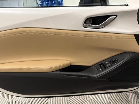 Used 2024 MAZDA MX-5 Miata RF Grand Touring image 22