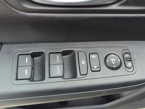 Used 2023 Honda CR-V EX image 11