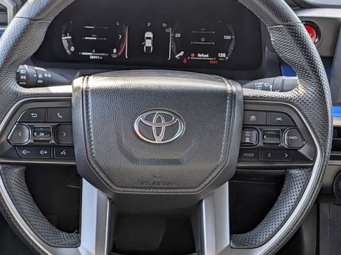 Used 2025 Toyota Tacoma TRD Off-Road AWD/4WD image 12