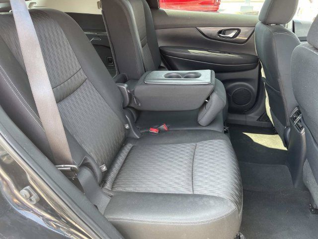 Used 2020 Nissan Rogue SV FWD image 20