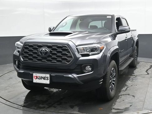 Used 2023 Toyota Tacoma TRD Sport image 9