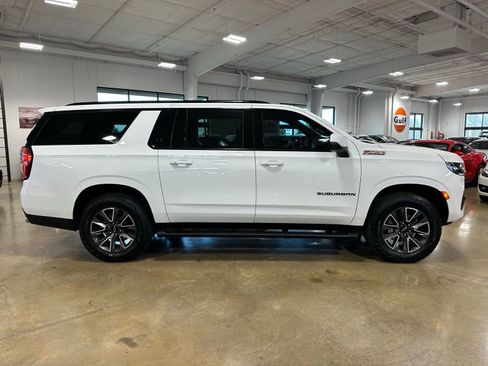 Used 2024 Chevrolet Suburban Z71 w/ Z71 Off-Road Package image 9