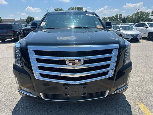 Used 2018 Cadillac Escalade ESV Premium Luxury AWD/4WD image 6