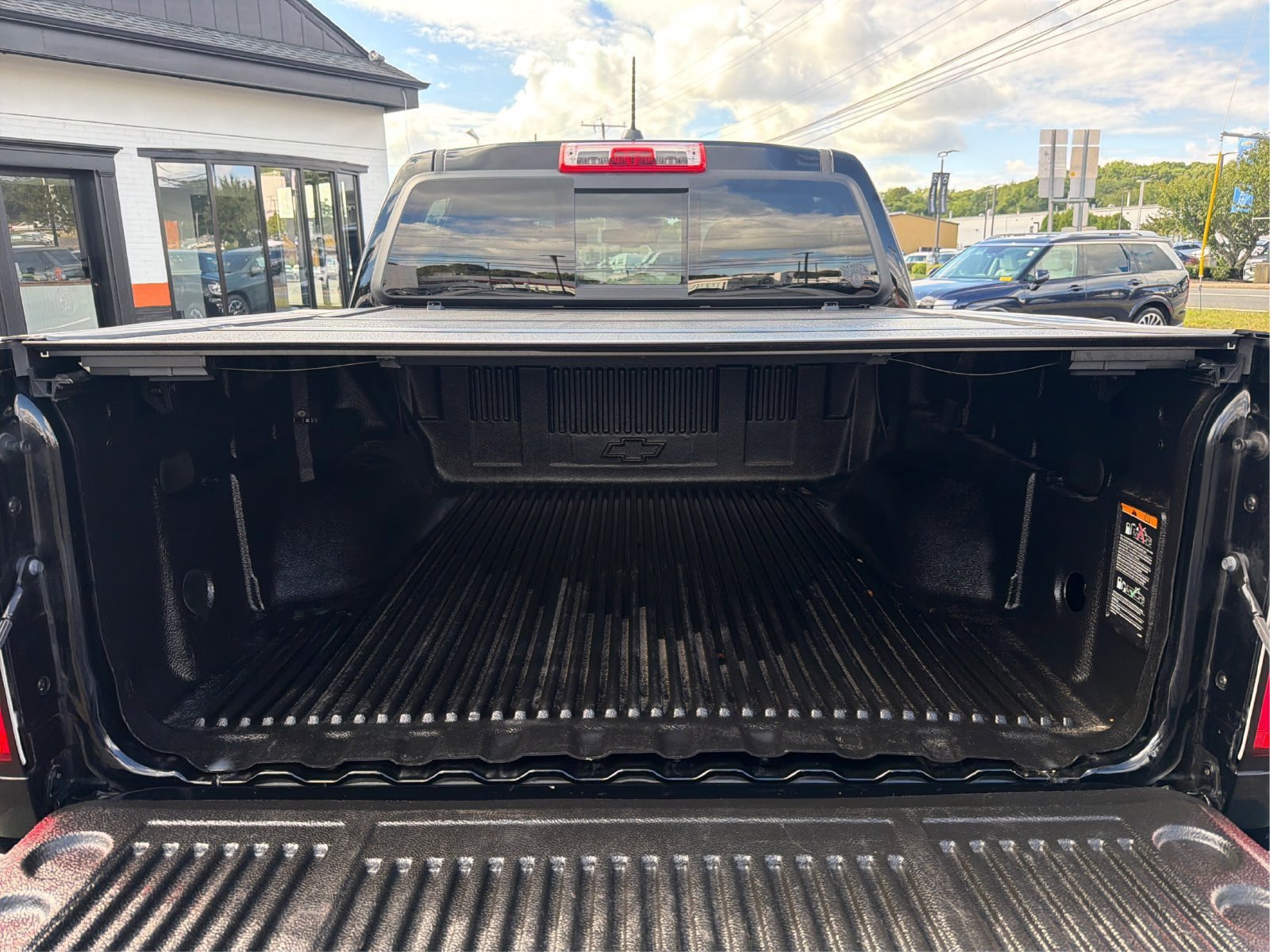 Used 2022 Chevrolet Colorado Z71 w/ Safety Package AWD/4WD image 12
