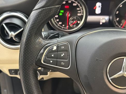 Used 2018 Mercedes-Benz GLA 250 4MATIC image 25