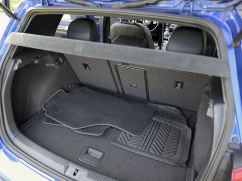 Used 2015 Volkswagen Golf R 4-Door AWD/4WD image 34
