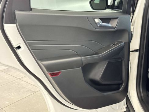 Used 2023 Ford Escape ST-Line Select AWD/4WD image 4