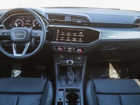 Used 2025 Audi Q3 2.0T Premium image 12