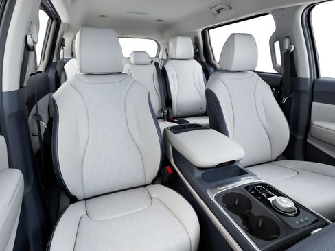 New 2026 Kia Carnival EX FWD image 15