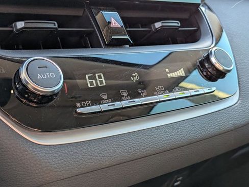 Used 2023 Toyota Corolla LE image 7