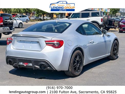 Used 2017 Toyota 86 RWD image 4