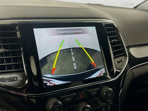 Used 2021 Jeep Grand Cherokee Overland image 10