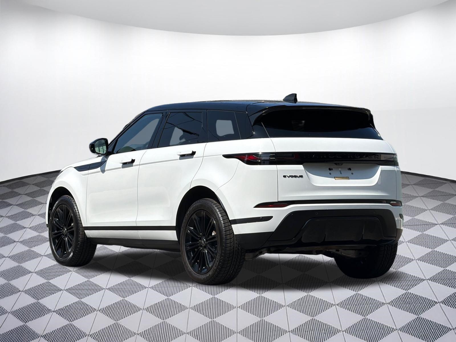 Used 2024 Land Rover Range Rover Evoque S AWD/4WD image 3