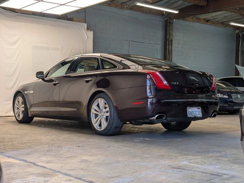 Used 2011 Jaguar XJ L RWD image 3
