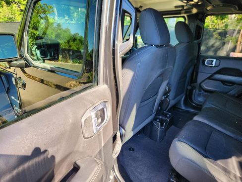 Used 2021 Jeep Wrangler Unlimited Sahara w/ Cold Weather Group image 23