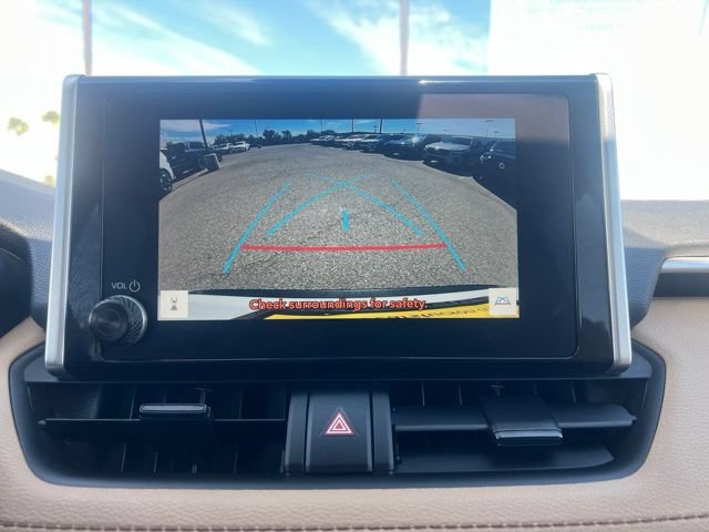 Used 2025 Toyota RAV4 XLE AWD/4WD image 17