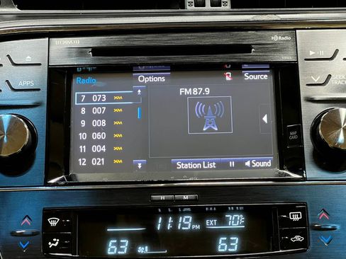 Used 2015 Toyota Avalon XLE Premium FWD image 25