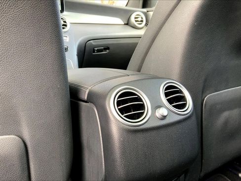 Used 2020 Mercedes-Benz GLC 300 4MATIC image 34