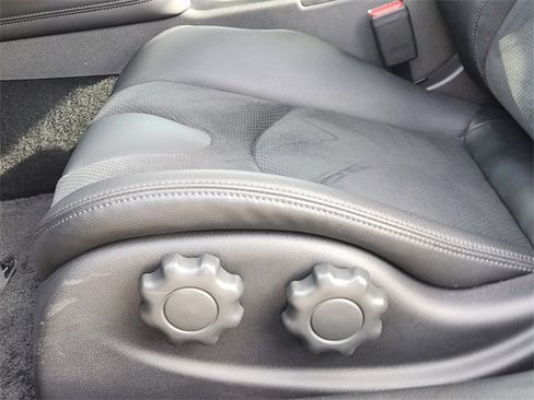 Used 2024 Nissan Z Performance w/ Floor Mat Package image 18