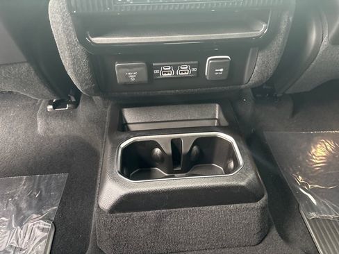 New 2026 Jeep Grand Wagoneer L Limited image 39