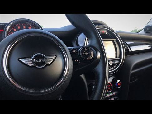 Used 2015 MINI Cooper 4-Door Hardtop FWD image 7