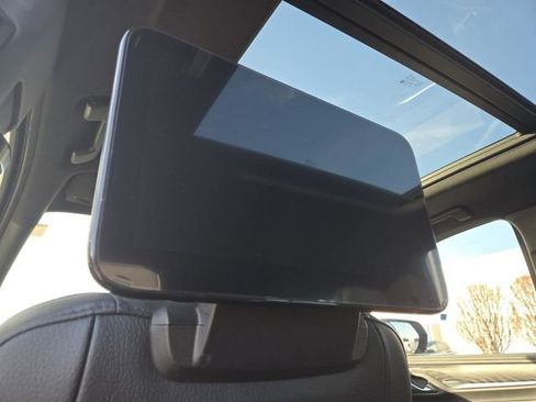 Used 2022 GMC Yukon XL Denali w/ Denali Ultimate Package image 18