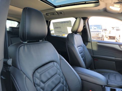 New 2024 Ford Escape SE w/ PHEV Premium Package FWD image 14