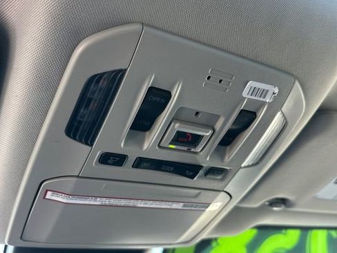 Certified 2021 Toyota Highlander XLE image 45