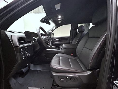 Used 2025 Chevrolet Suburban RST w/ Comfort Package image 10