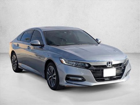 Used 2020 Honda Accord Touring image 3