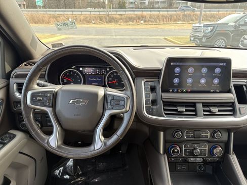 Used 2021 Chevrolet Suburban Z71 w/ Z71 Off-Road Package image 16