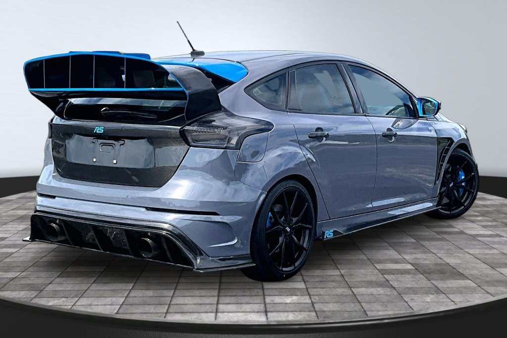 Used 2017 Ford Focus RS AWD/4WD image 3
